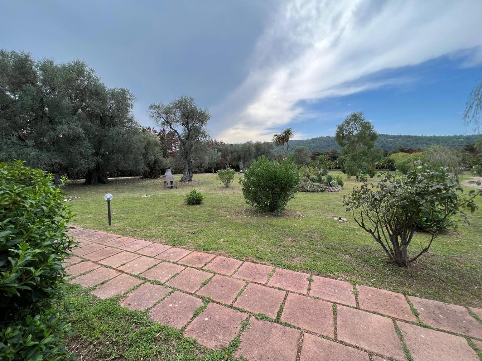 הוילה פסקיצ'י La Piana Di Calena מראה חיצוני תמונה